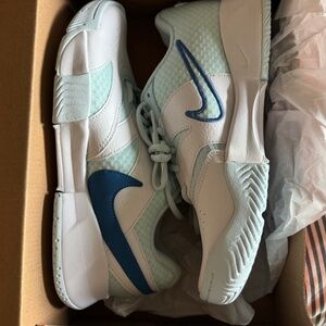 New in box Nike Lite 4 glacier Blue/ star blue white Athletic Shoes